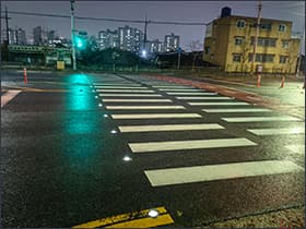 ¿Cómo instalar tachas reflectivas?